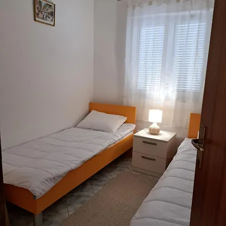 Prsa Apartament Povljana